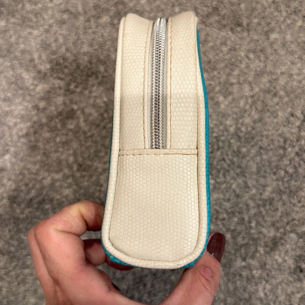 Moroccanoil | Turquoise Cosmetic Case